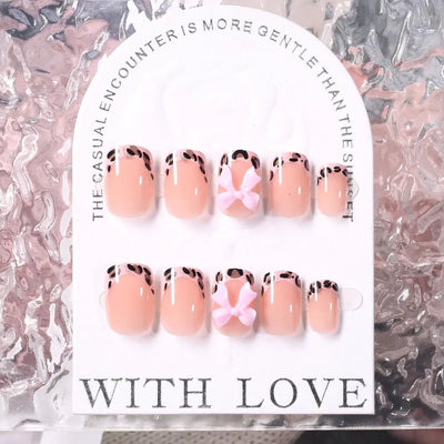 24Pcs Gold Ripple Brown Flowers False Nails with Rhinestones Pearl Design Wearable Almond False Nails Full Cover Press on Nails Makeup art