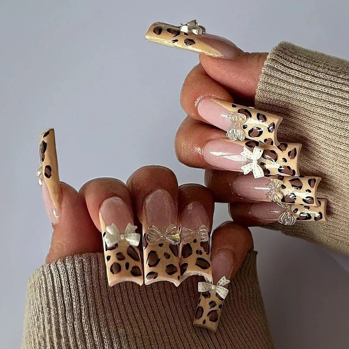 24Pcs Pink French Style Fake Nails 3D Bowknot Designs Short Square Press on Nails Sweet Korean Fashion False Nail for Women Girl Makeup art