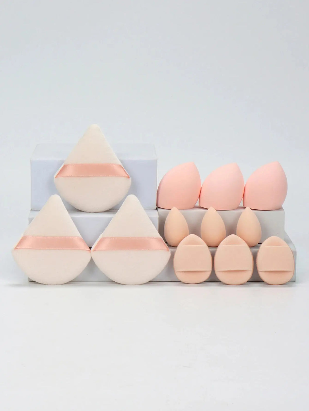 12-Piece All-Purpose Makeup Sponge Set, Made of 3 Loose Powder Puffs, 3 Mini Air Cushion Puffs, 3 Beauty Eggs and 3 Mini Beauty Makeup art