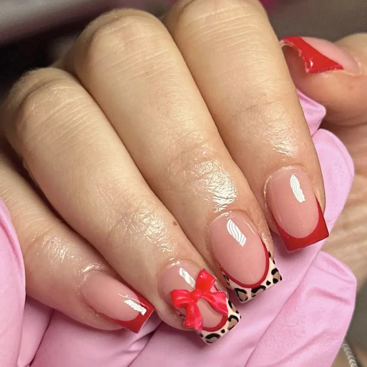 24Pcs Pink French Style Fake Nails 3D Bowknot Designs Short Square Press on Nails Sweet Korean Fashion False Nail for Women Girl Makeup art