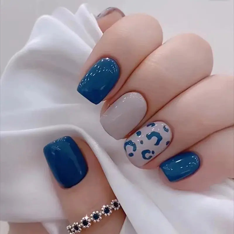 24pcs Blue Love Design Press on Nails Simple 3D Fashion Valentine’s Day Short Ballet False Nails Datachable Square Fake Nail Set Makeup art