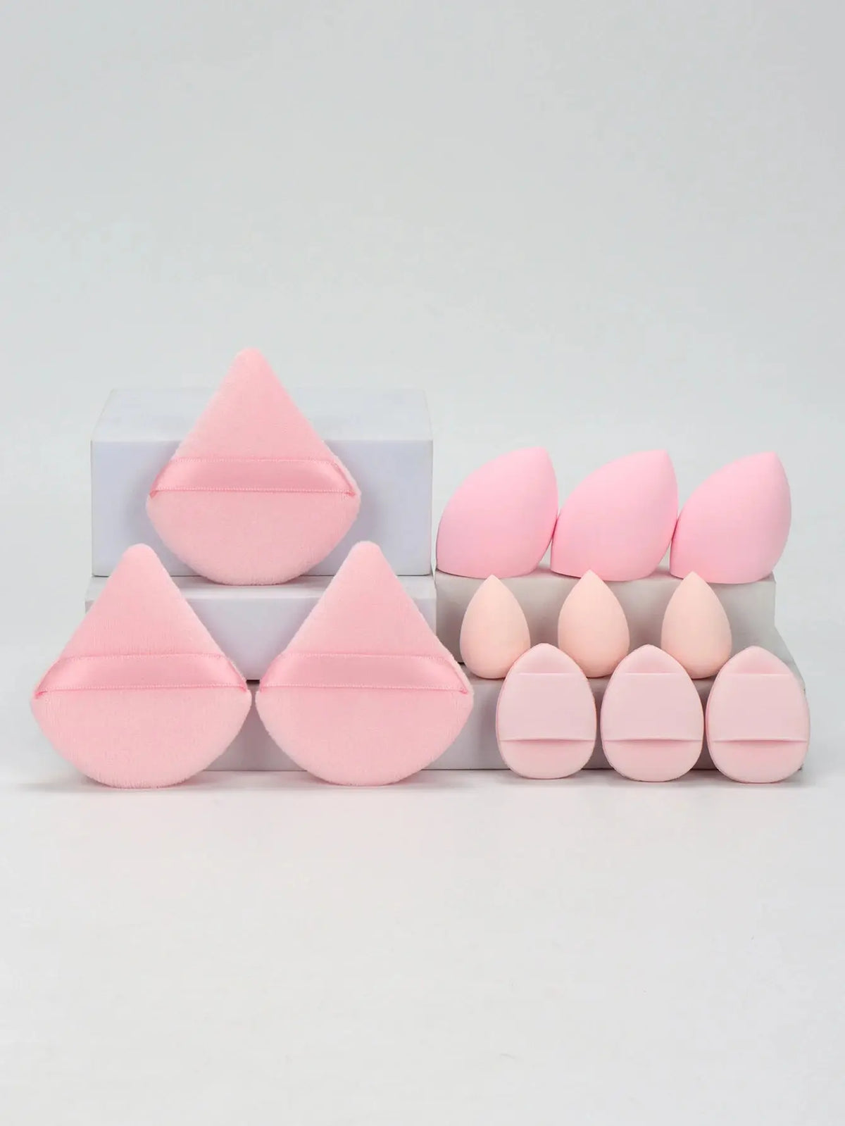 12-Piece All-Purpose Makeup Sponge Set, Made of 3 Loose Powder Puffs, 3 Mini Air Cushion Puffs, 3 Beauty Eggs and 3 Mini Beauty Makeup art