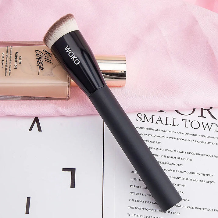Flat Top Foundation Makeup Brushes Flat Angled Synthetic Hair Face Contour Foundation Liquid Cream Bronzer Buffing Makeup Tool Makeup art